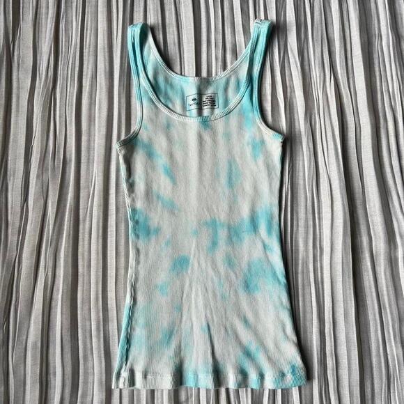 Blue and white tie dye tank top - Picture 1 of 5
